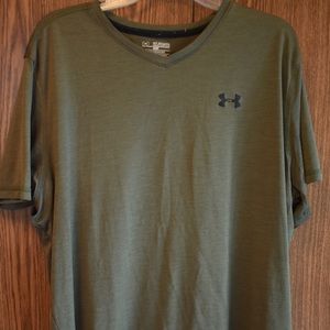Under Armor olive t-shirt